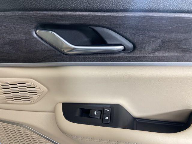 new 2025 Jeep Grand Cherokee L car, priced at $48,900