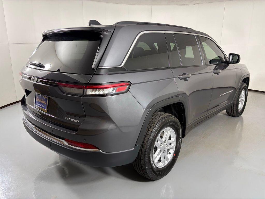 new 2025 Jeep Grand Cherokee car, priced at $31,900