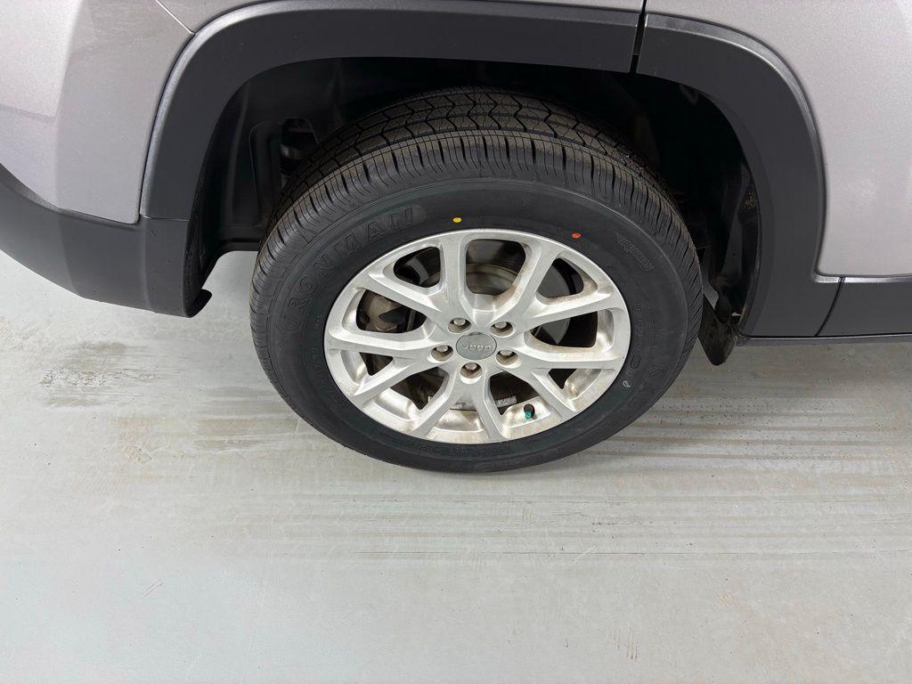 used 2017 Jeep Cherokee car, priced at $8,000