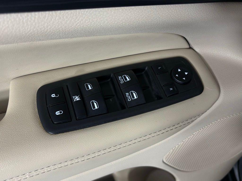 used 2022 Jeep Grand Cherokee car, priced at $20,900