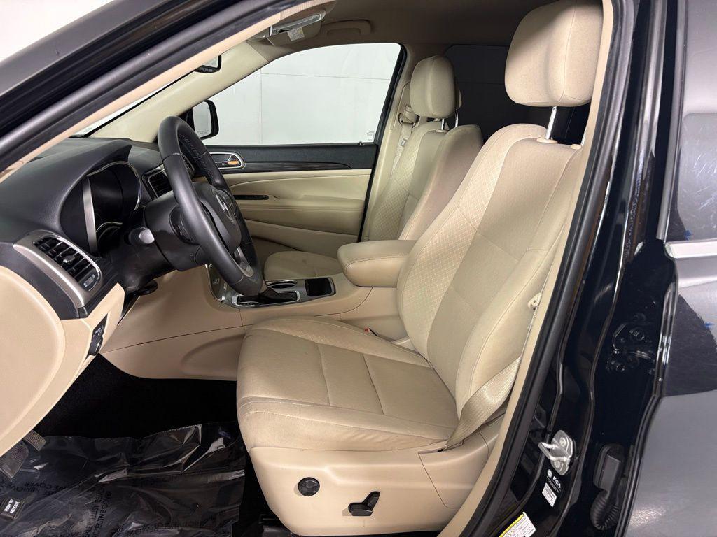 used 2022 Jeep Grand Cherokee car, priced at $20,900