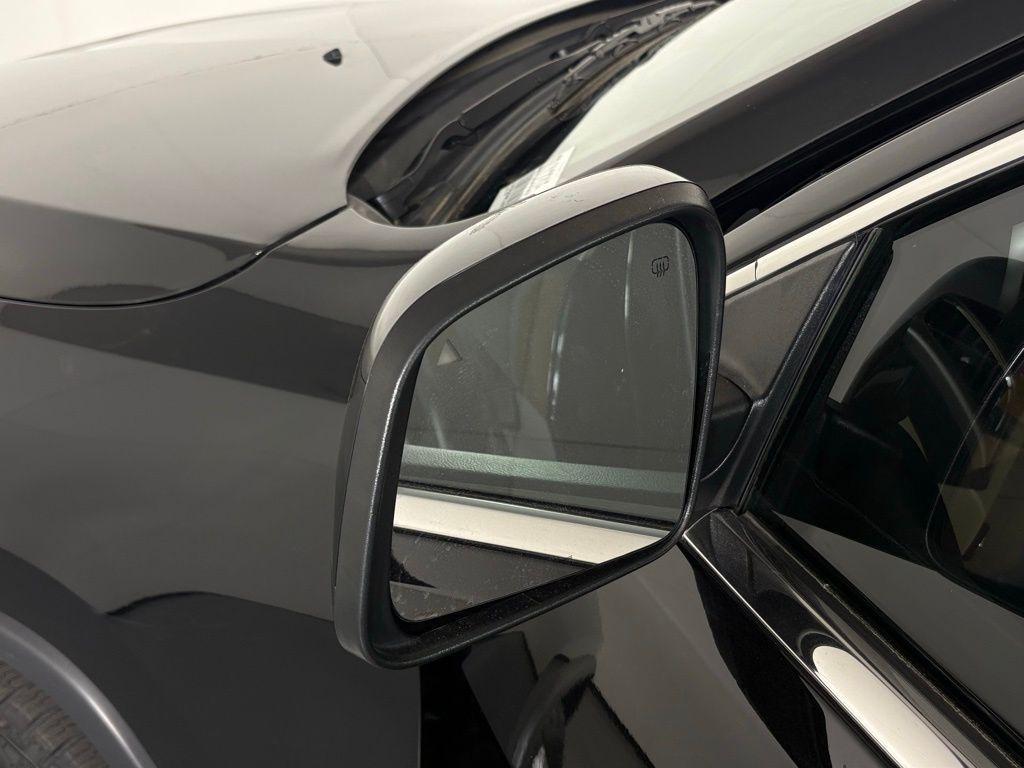 used 2022 Jeep Grand Cherokee car, priced at $20,900