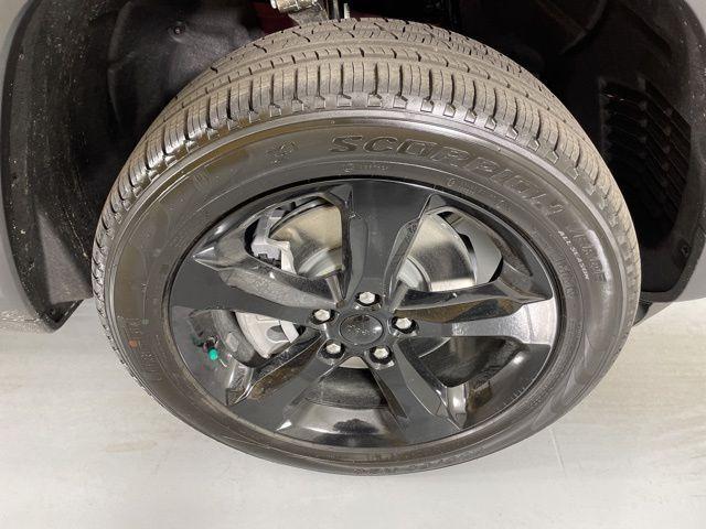 new 2025 Jeep Grand Cherokee L car, priced at $42,500