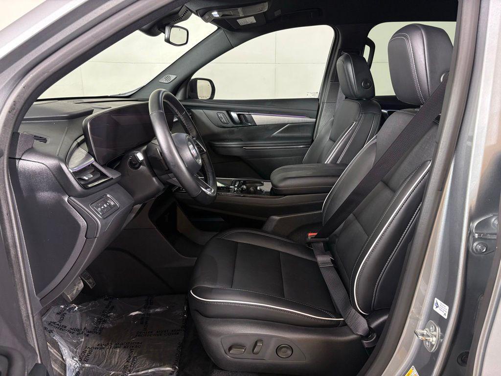 used 2025 Buick Enclave car, priced at $33,500