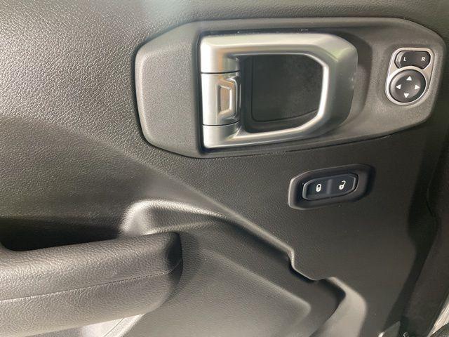 new 2025 Jeep Gladiator car, priced at $44,700