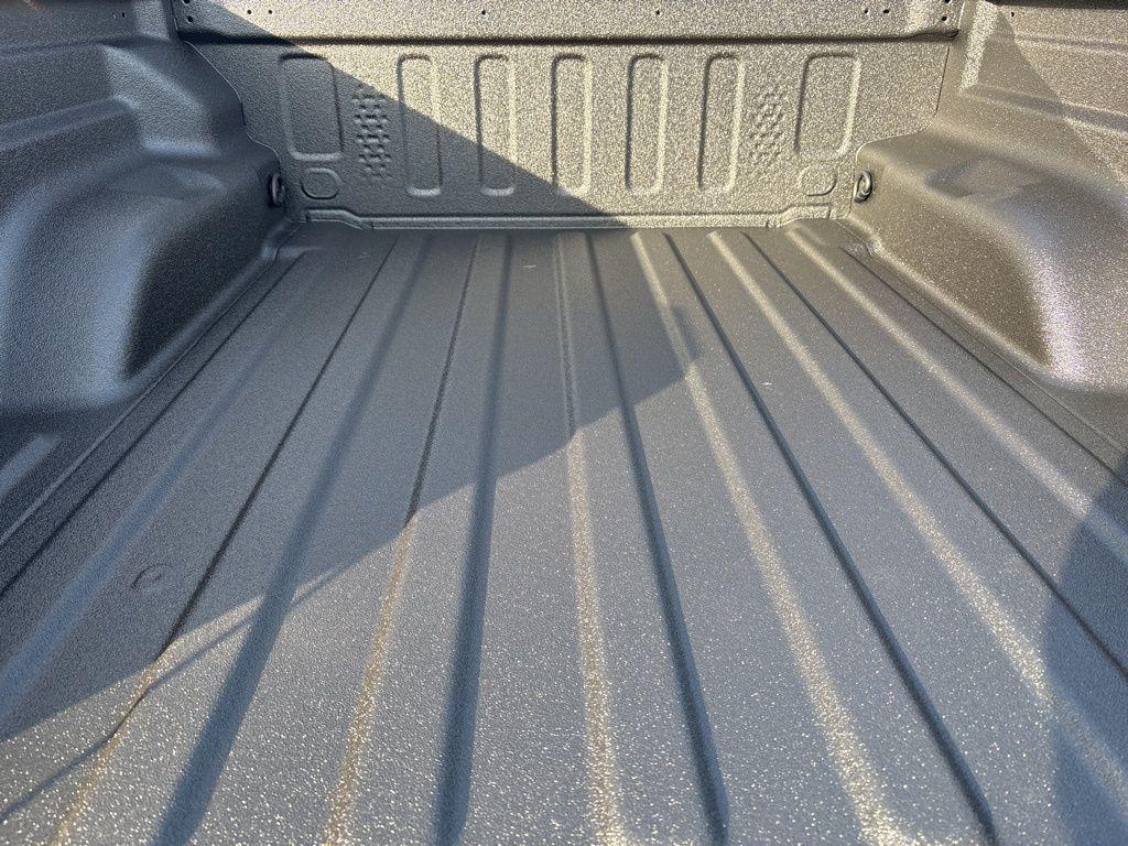 new 2026 Jeep Gladiator car, priced at $46,185