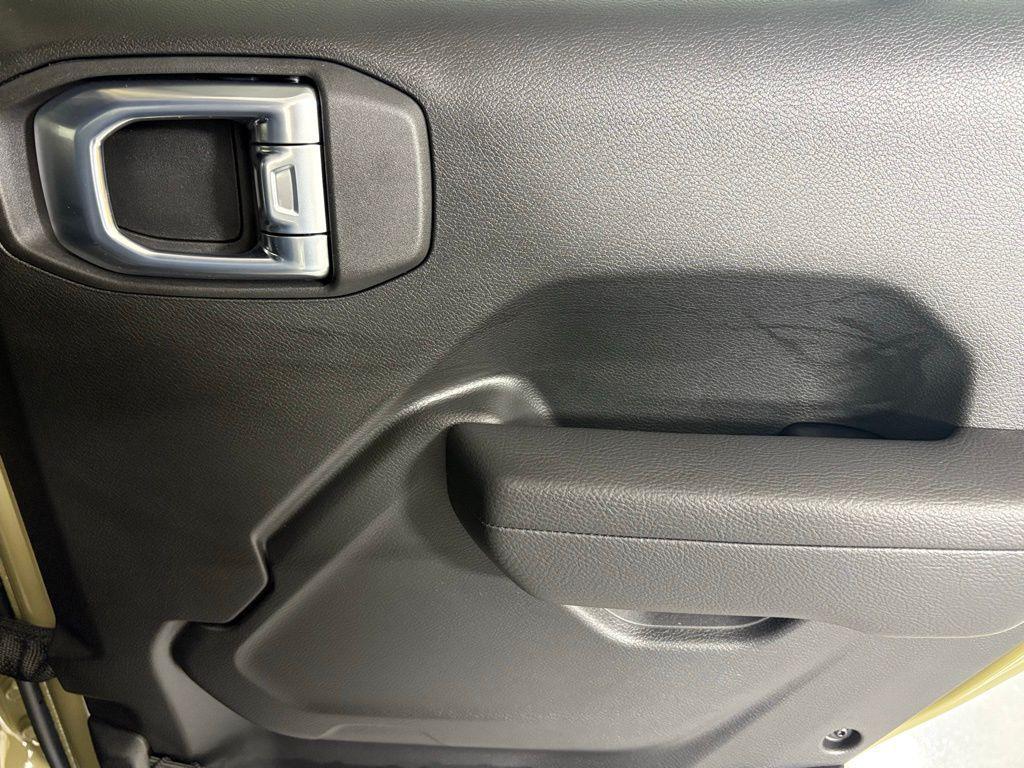 new 2026 Jeep Gladiator car, priced at $46,185