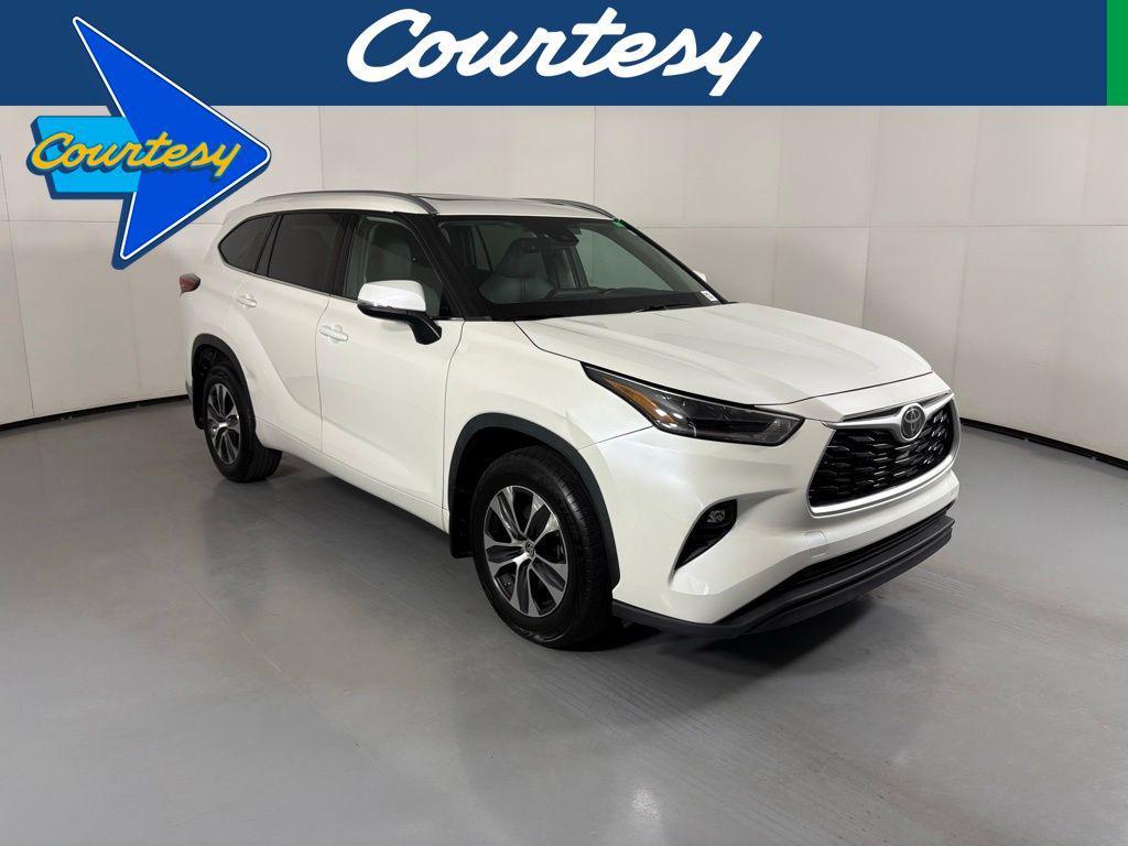 used 2021 Toyota Highlander car, priced at $29,800