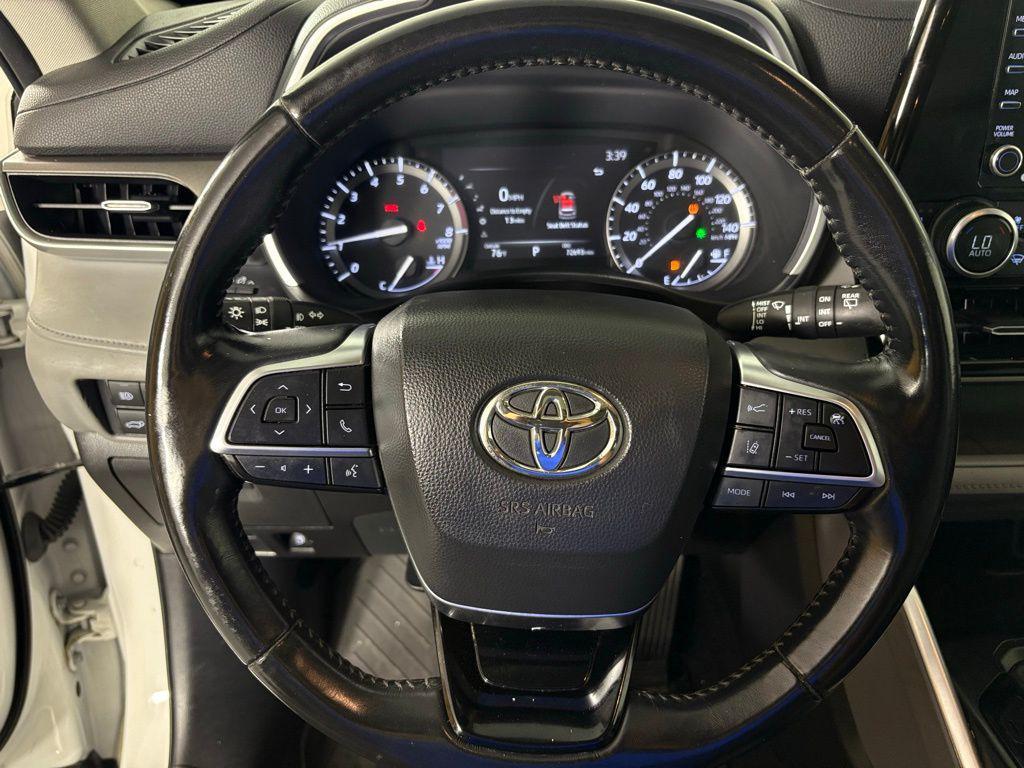 used 2021 Toyota Highlander car, priced at $29,800