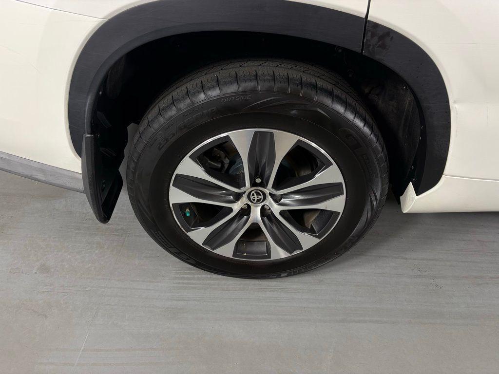 used 2021 Toyota Highlander car, priced at $29,800