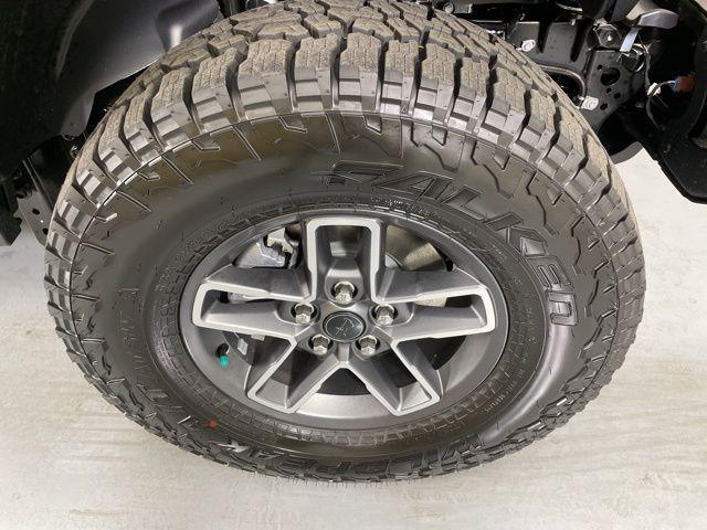 new 2025 Jeep Gladiator car, priced at $47,900