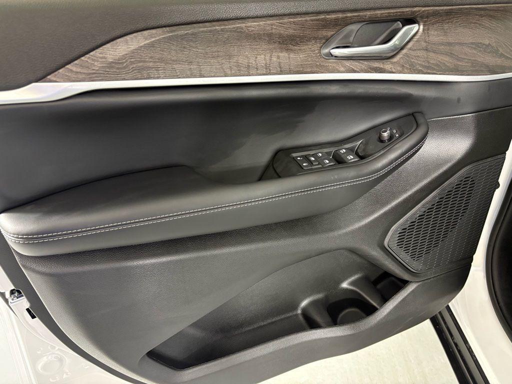 new 2026 Jeep Grand Cherokee car, priced at $37,661