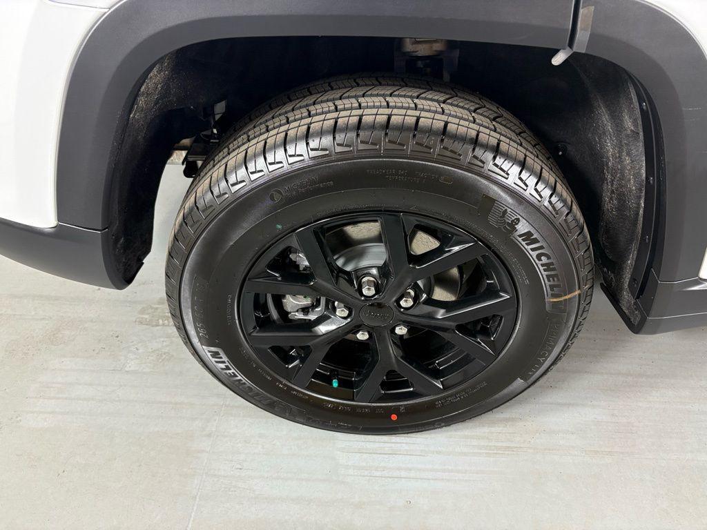 new 2026 Jeep Grand Cherokee car, priced at $37,661