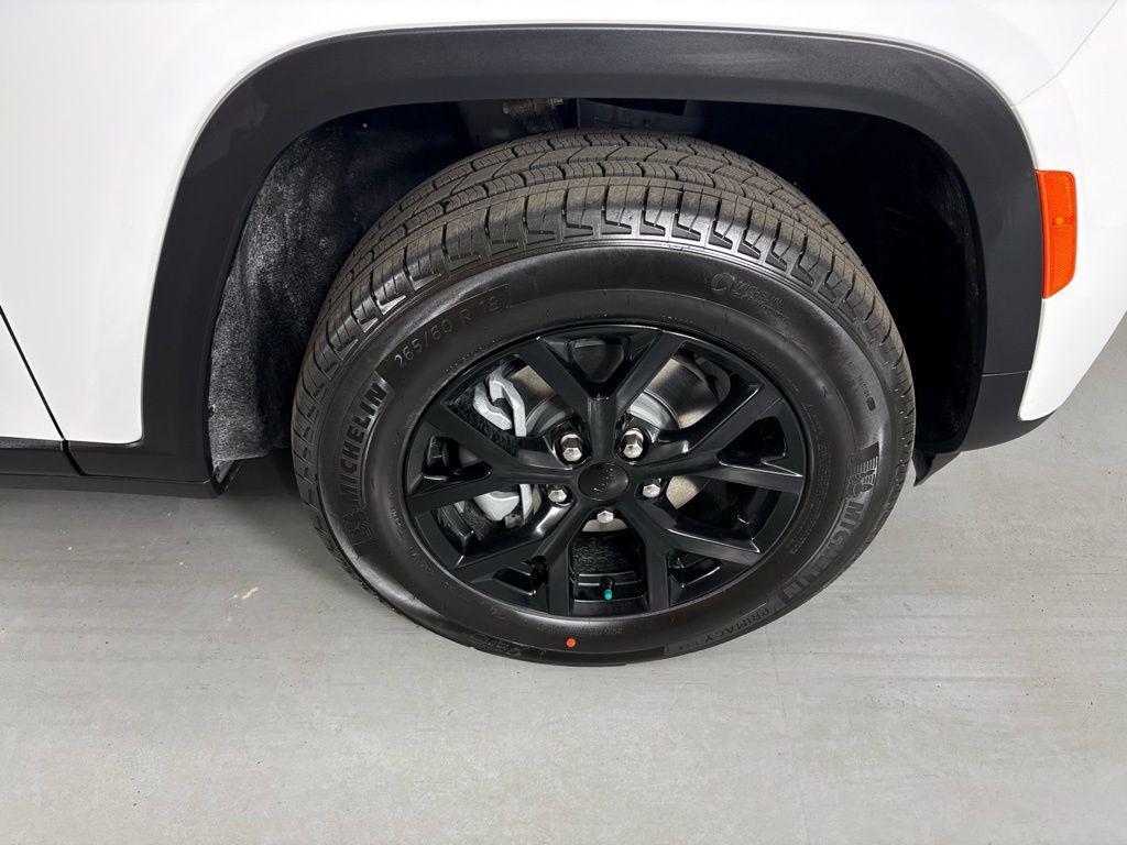 new 2026 Jeep Grand Cherokee car, priced at $37,661
