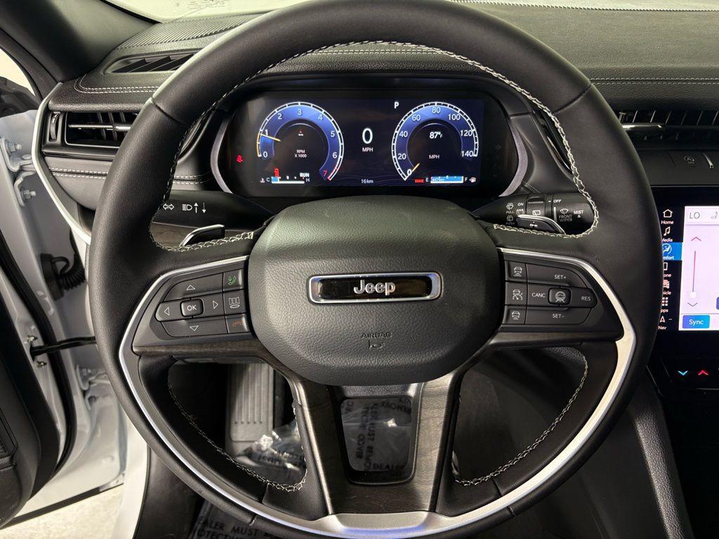 new 2026 Jeep Grand Cherokee car, priced at $37,661
