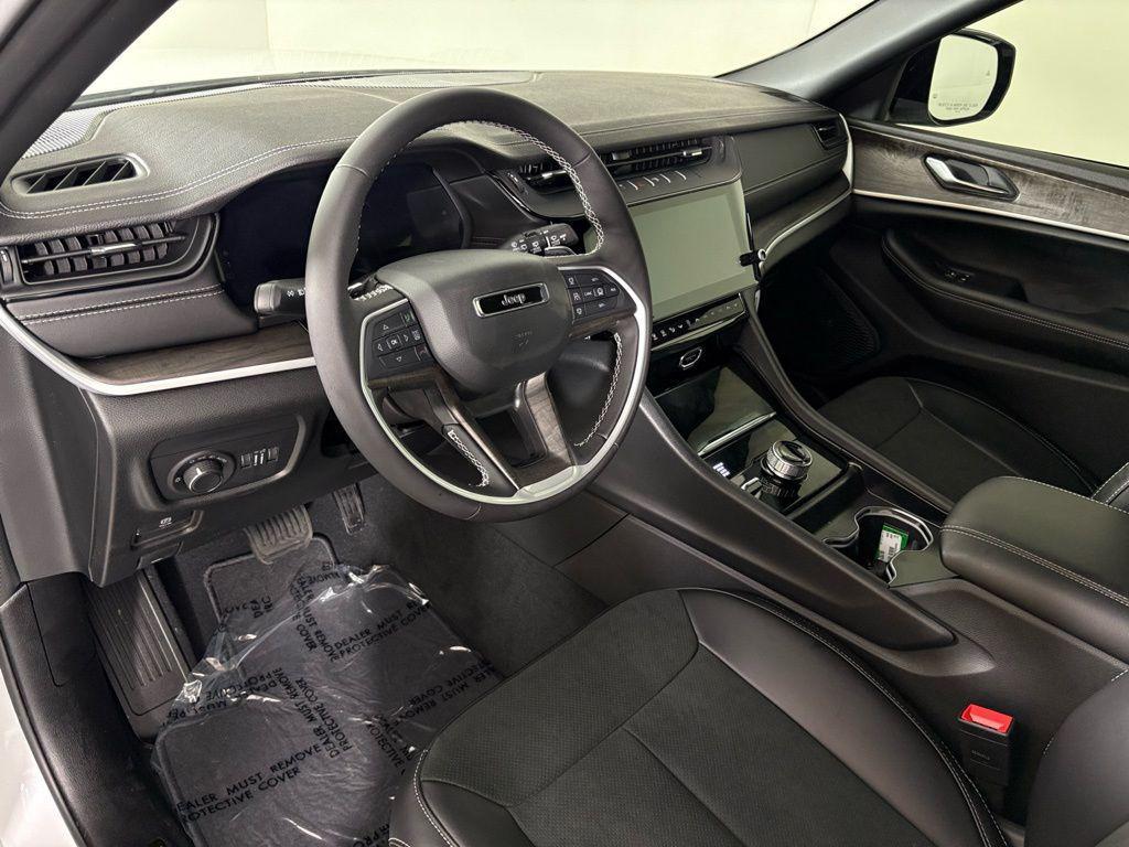 new 2026 Jeep Grand Cherokee car, priced at $37,661
