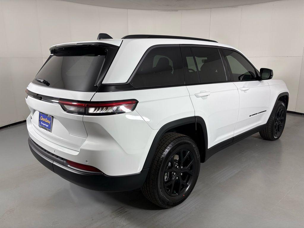 new 2026 Jeep Grand Cherokee car, priced at $37,661