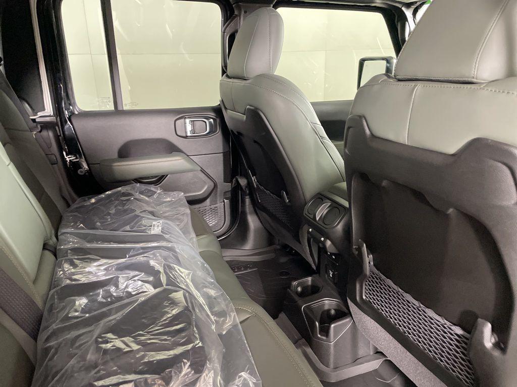 new 2025 Jeep Gladiator car, priced at $49,900