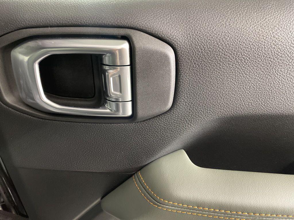 new 2025 Jeep Gladiator car, priced at $49,900