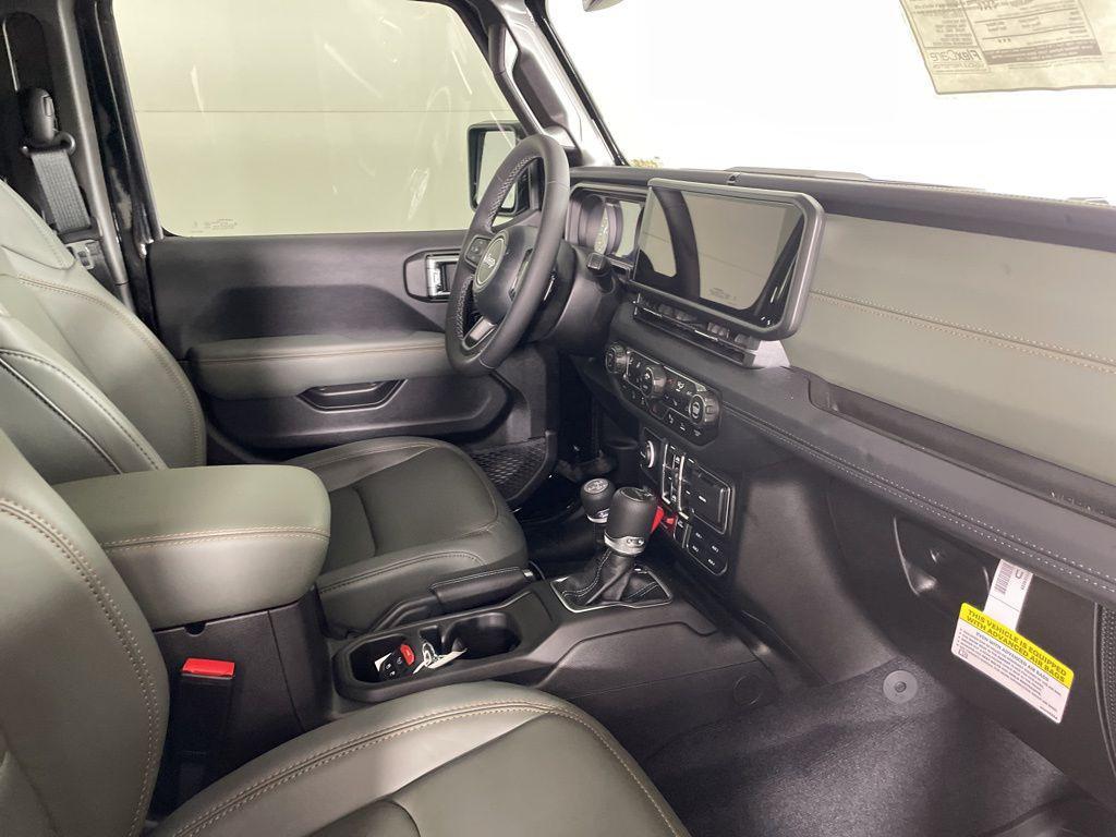 new 2025 Jeep Gladiator car, priced at $49,900