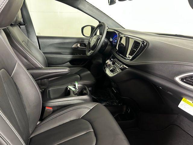new 2026 Chrysler Pacifica car, priced at $36,155