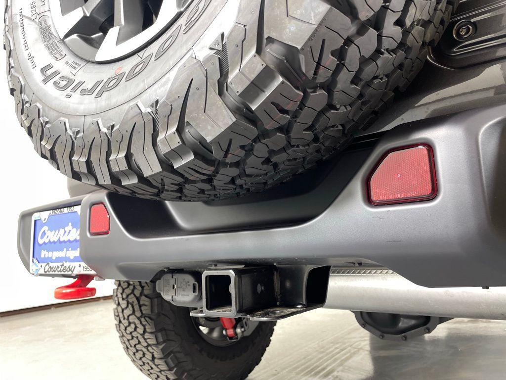 new 2025 Jeep Wrangler car, priced at $43,999