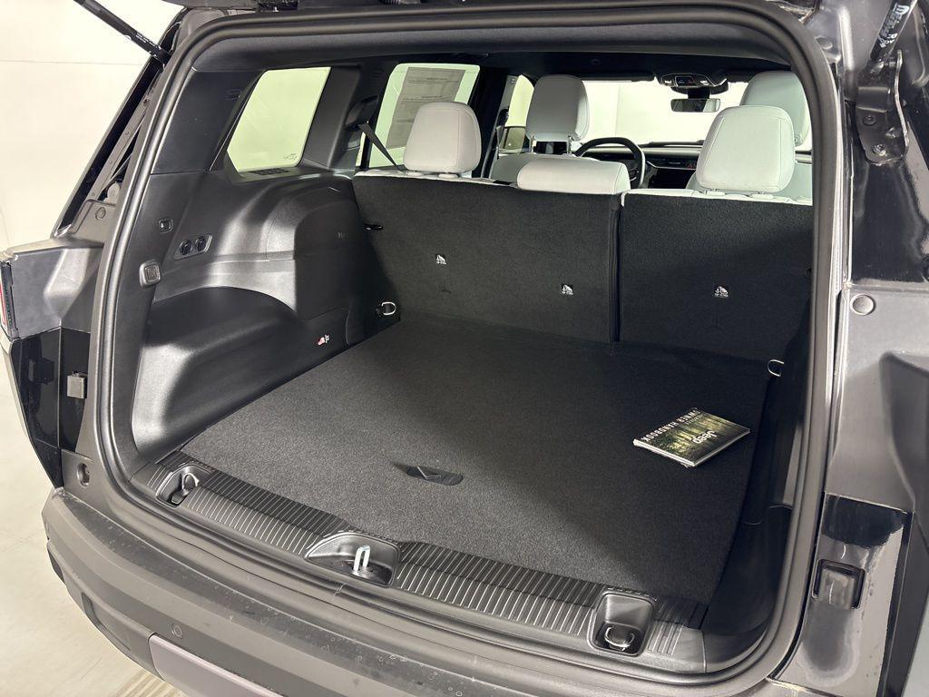 new 2026 Jeep Cherokee car, priced at $38,590