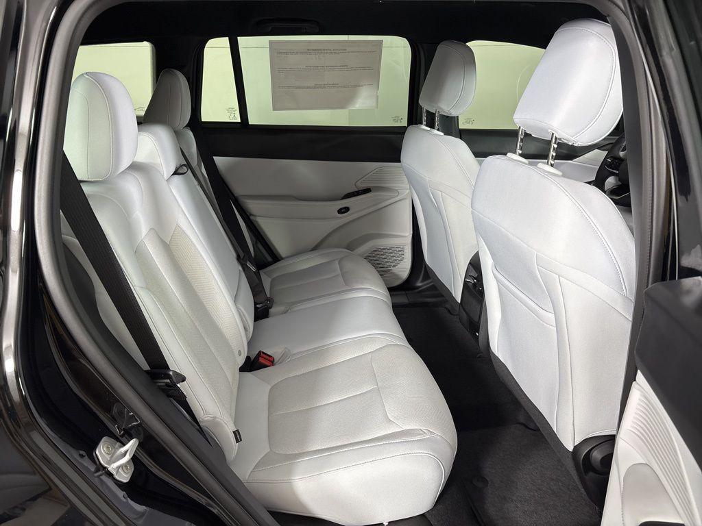 new 2026 Jeep Cherokee car, priced at $38,590