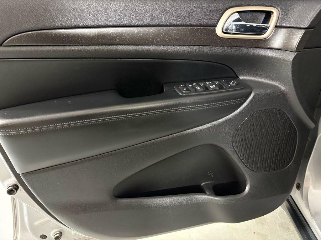 used 2016 Jeep Grand Cherokee car, priced at $9,700