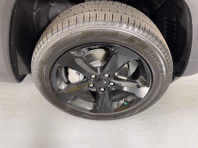 new 2025 Jeep Grand Cherokee car, priced at $41,400