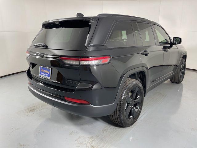 new 2025 Jeep Grand Cherokee car, priced at $41,400