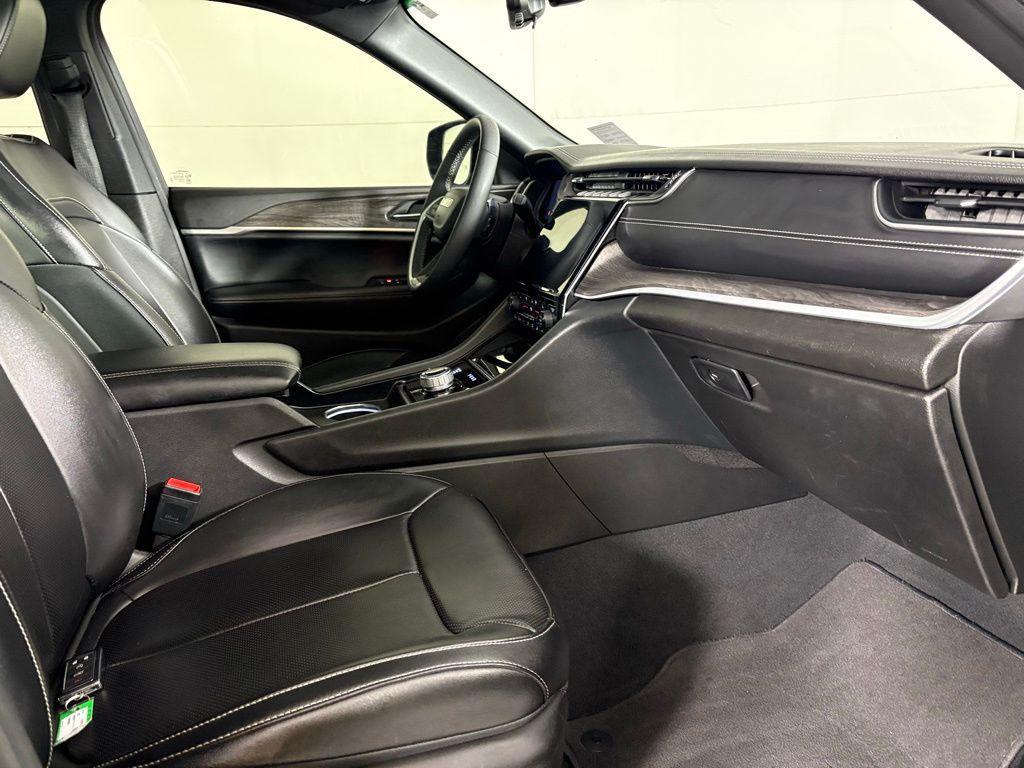 used 2024 Jeep Grand Cherokee L car, priced at $30,900