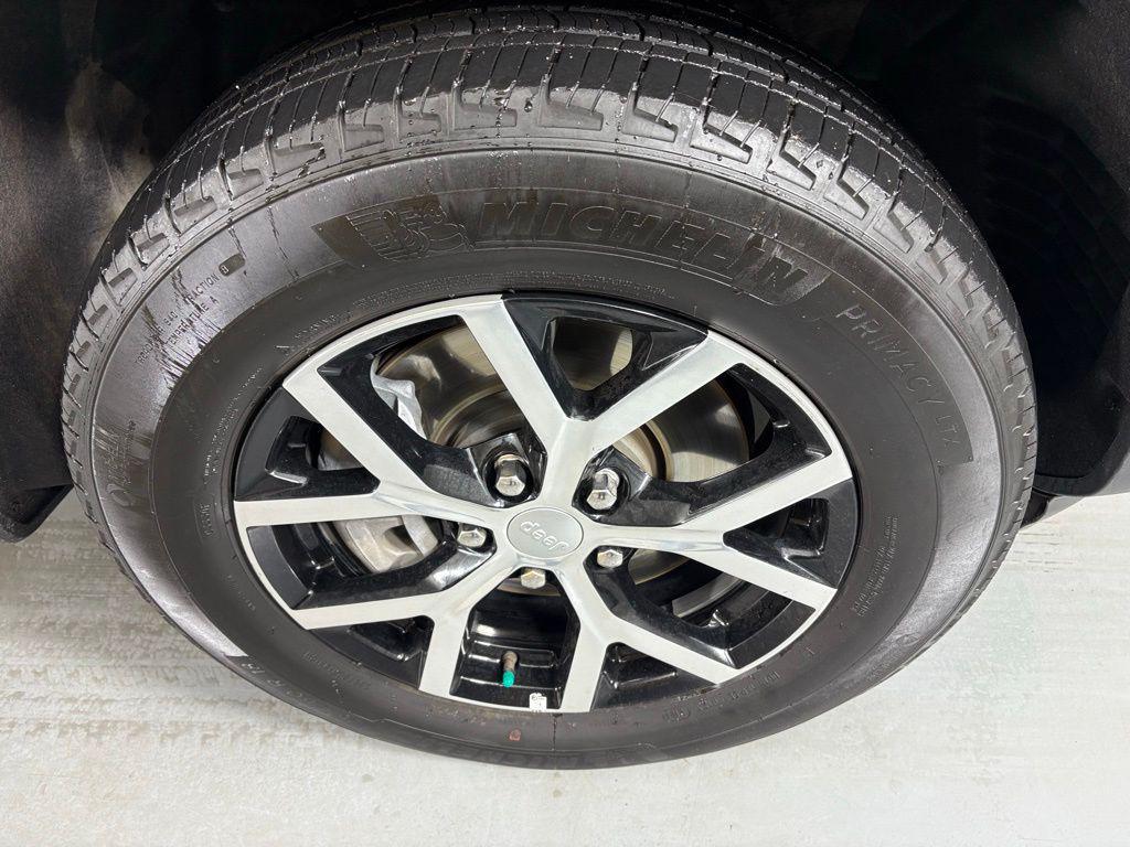 used 2024 Jeep Grand Cherokee L car, priced at $30,900