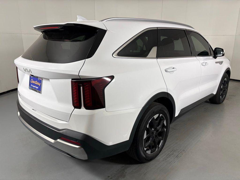 used 2024 Kia Sorento car, priced at $23,900