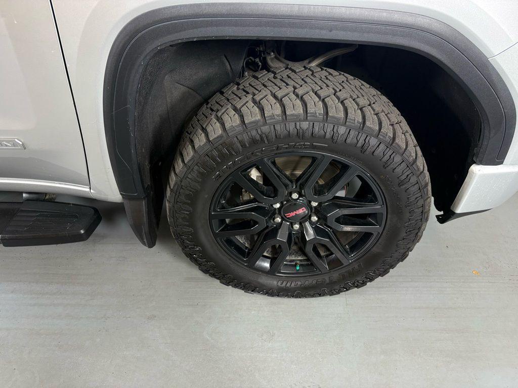 used 2022 GMC Sierra 1500 car, priced at $28,400