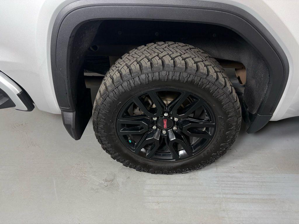 used 2022 GMC Sierra 1500 car, priced at $28,400