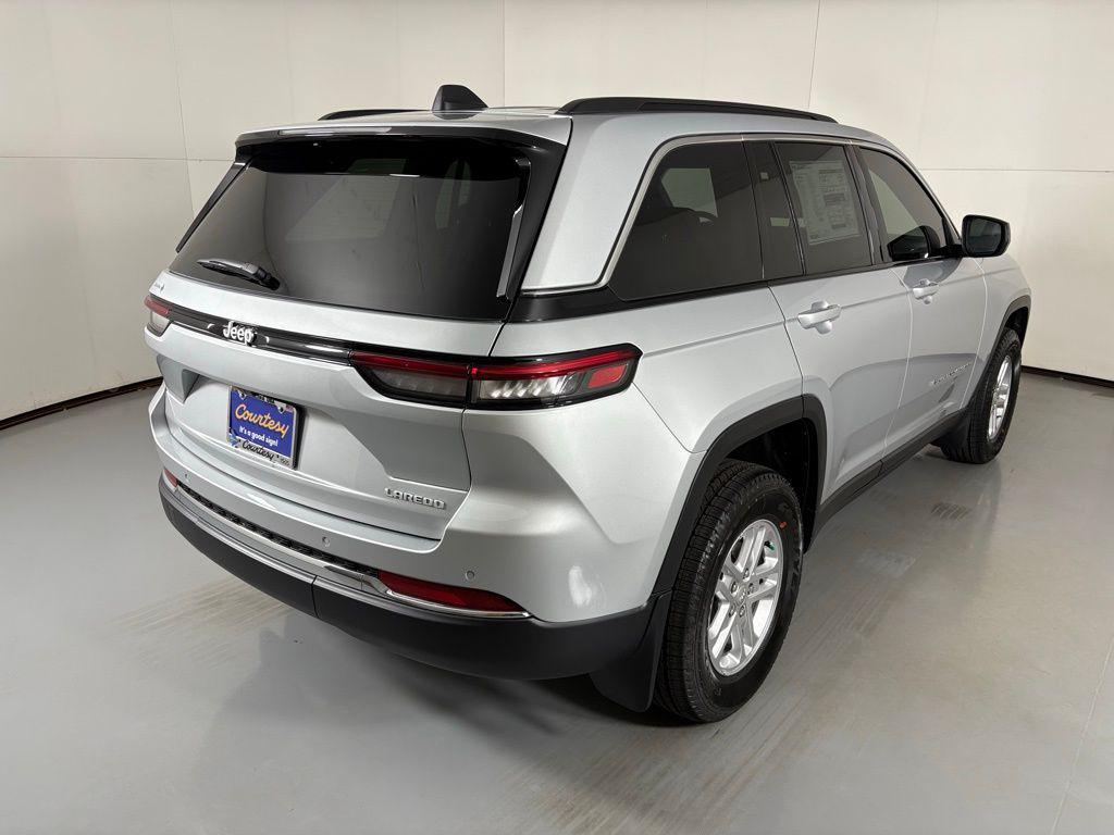 new 2025 Jeep Grand Cherokee car, priced at $31,900