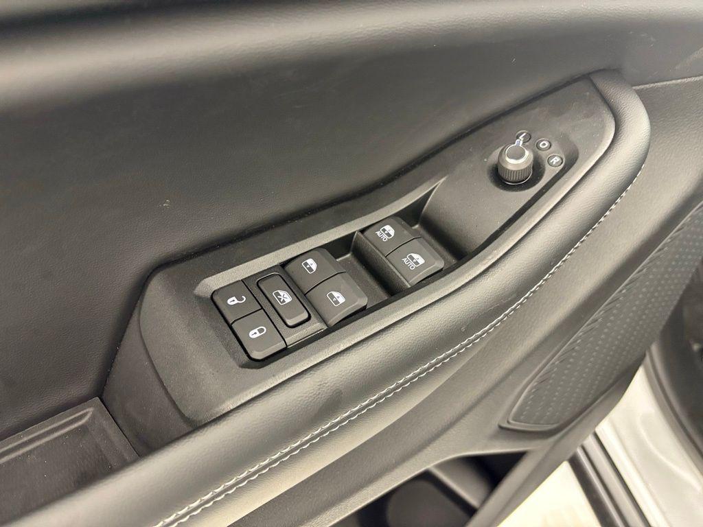 new 2025 Jeep Grand Cherokee car, priced at $31,900