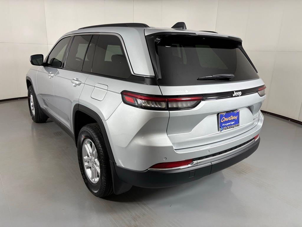 new 2025 Jeep Grand Cherokee car, priced at $31,900