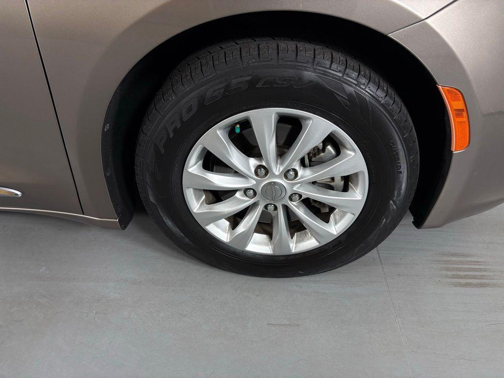 used 2018 Chrysler Pacifica car, priced at $13,900