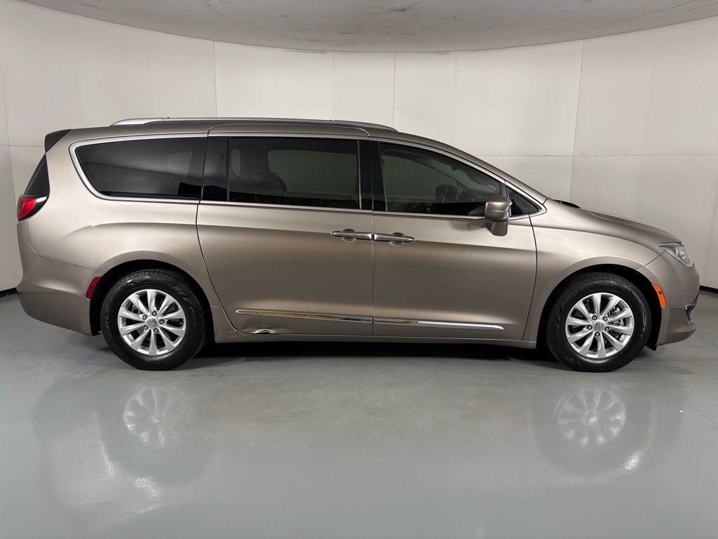used 2018 Chrysler Pacifica car, priced at $13,900