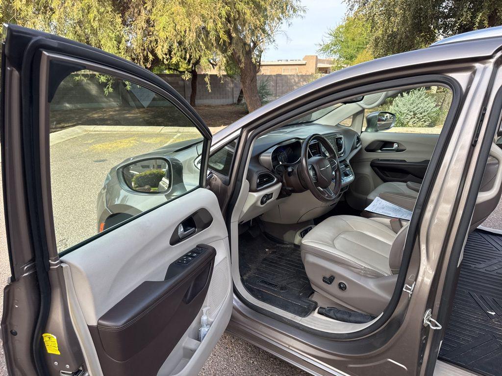 used 2018 Chrysler Pacifica car, priced at $12,700