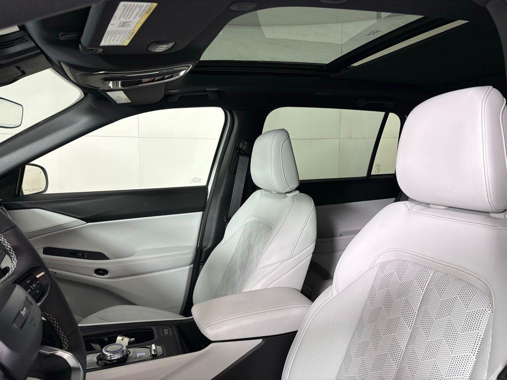 new 2026 Jeep Cherokee car, priced at $43,990