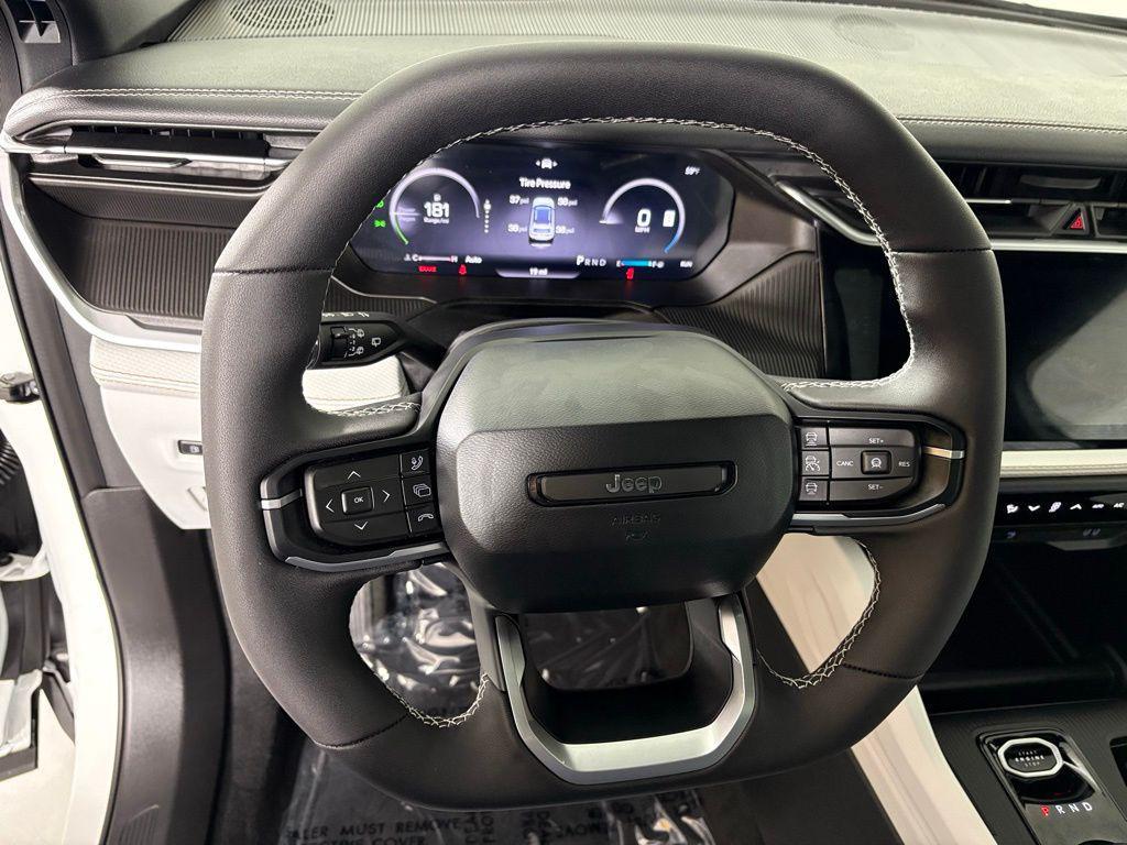 new 2026 Jeep Cherokee car, priced at $43,990