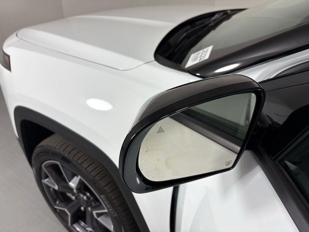 new 2026 Jeep Cherokee car, priced at $43,990