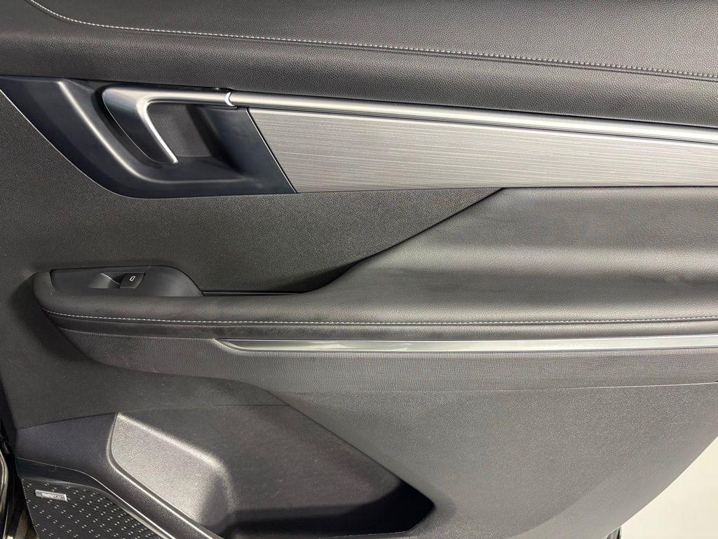 used 2025 Buick Enclave car, priced at $33,000