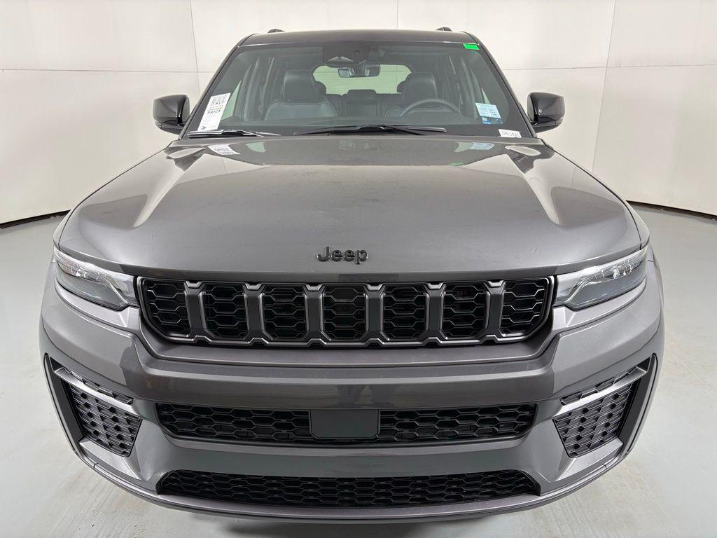 new 2026 Jeep Grand Cherokee car, priced at $42,900