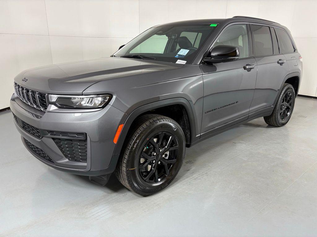 new 2026 Jeep Grand Cherokee car, priced at $42,900
