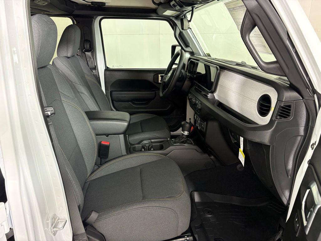 new 2026 Jeep Gladiator car, priced at $37,341