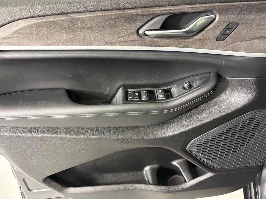 new 2025 Jeep Grand Cherokee car, priced at $40,760